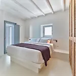 Ekos Unique Cycladic - Private Pool